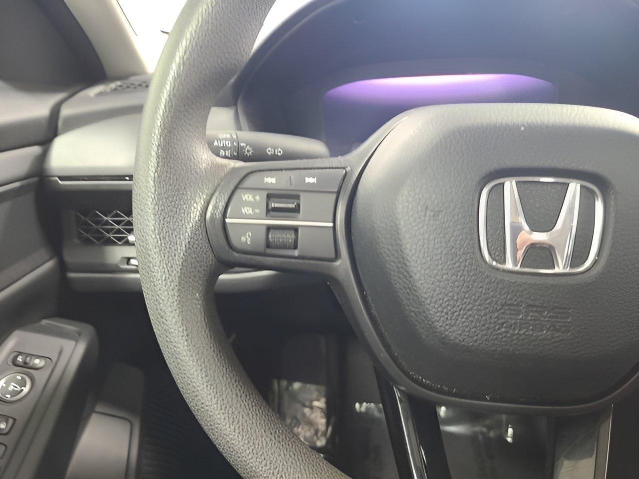 Used 2023 Honda Accord EX image 25