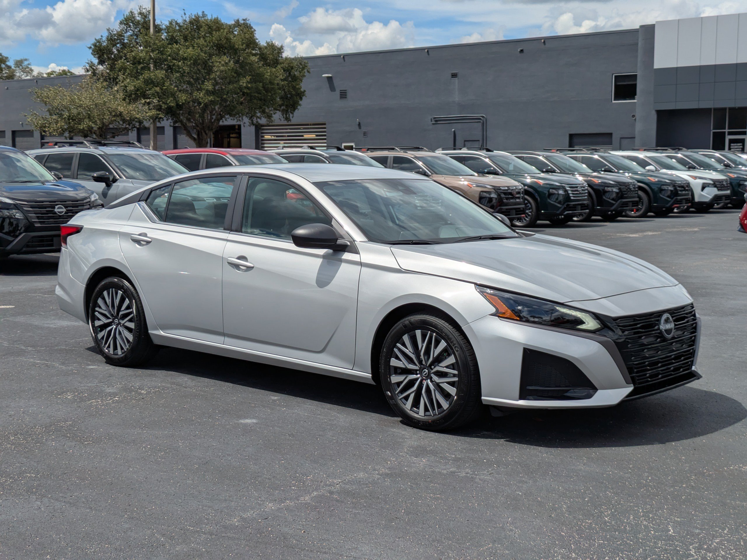 New 2026 Nissan Altima 2.5 SV FWD image 2