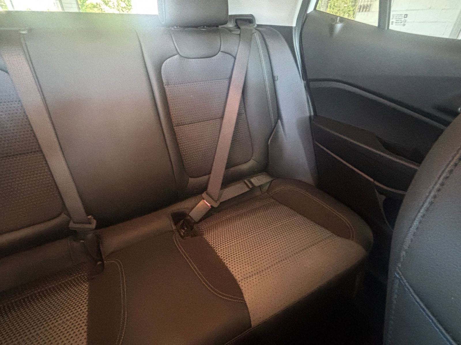 Used 2025 Chevrolet Trax LT w/ LT Convenience Package FWD image 37