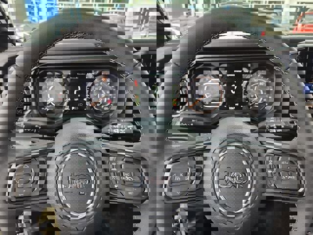 Used 2025 Jeep Wrangler Unlimited Rubicon w/ Safety Group image 34