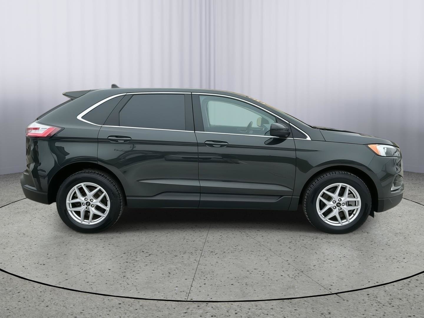 Used 2023 Ford Edge SEL w/ Convenience Package AWD/4WD image 6