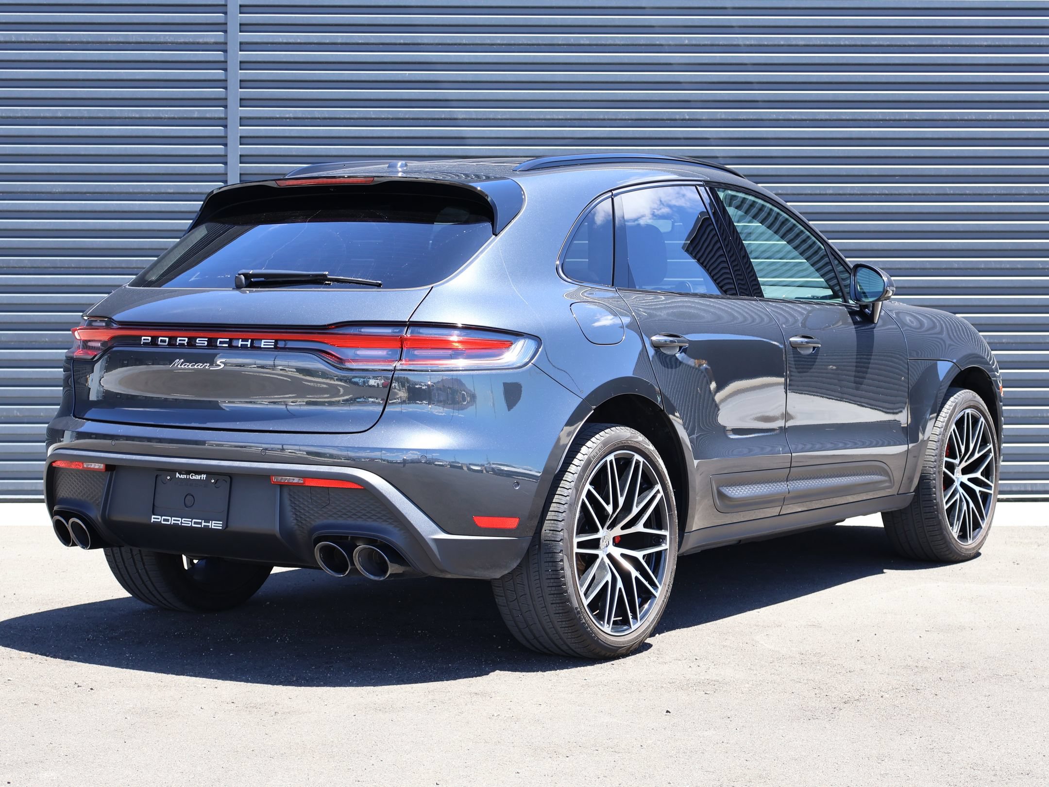 Used 2023 Porsche Macan S AWD/4WD image 17