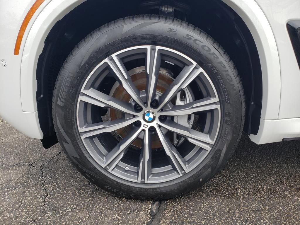 New 2026 BMW X5 xDrive40i w/ M Sport Package image 12