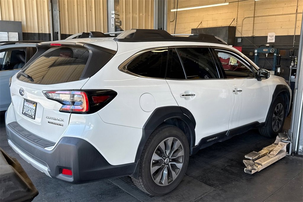 Certified 2023 Subaru Outback Touring XT w/ Tech Package 3 image 3