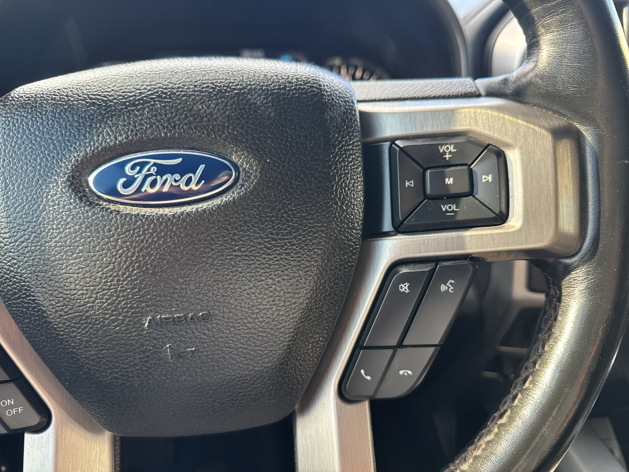 Used 2018 Ford F150 Platinum w/ Equipment Group 701A Luxury RWD image 10