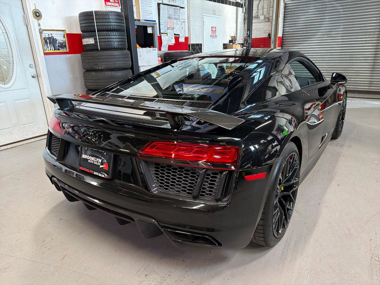 Used 2017 Audi R8 V10 plus image 6