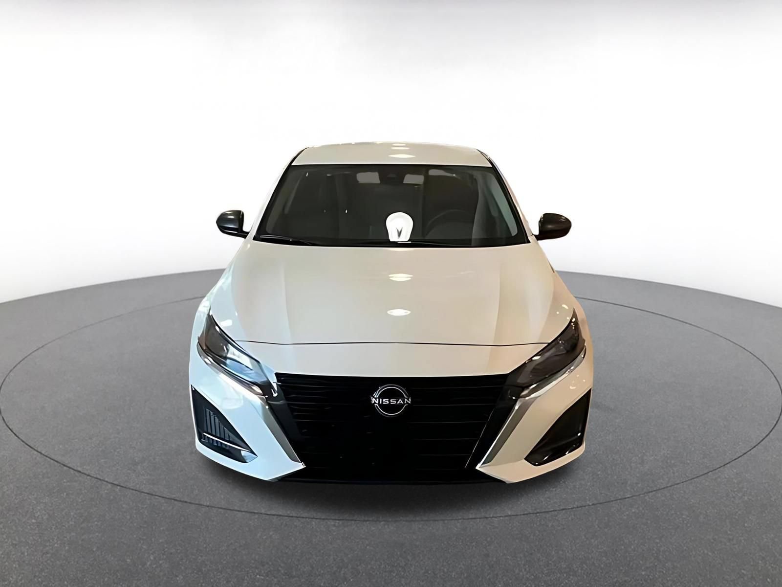 Used 2025 Nissan Altima 2.5 SV FWD image 4