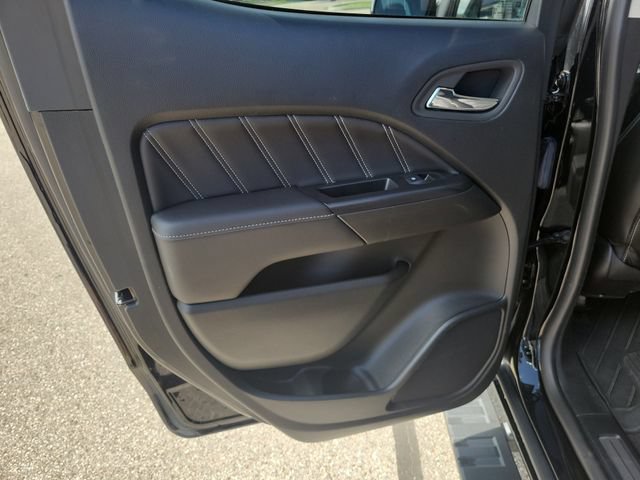 Used 2022 GMC Canyon Denali w/ Denali Black Edition Package AWD/4WD image 13