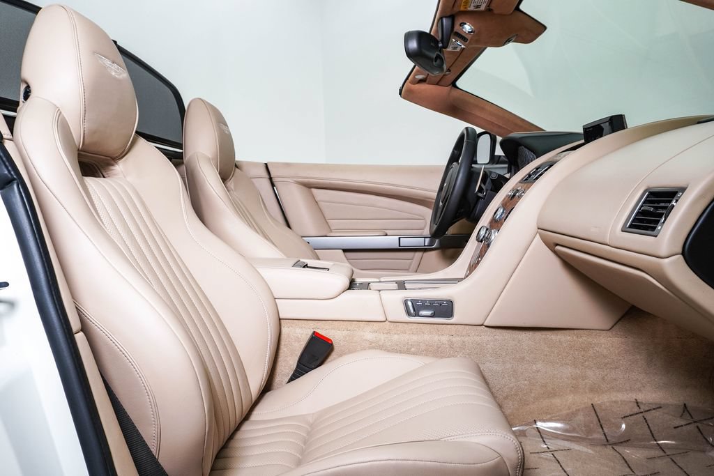 Used 2016 Aston Martin DB9 GT RWD image 20