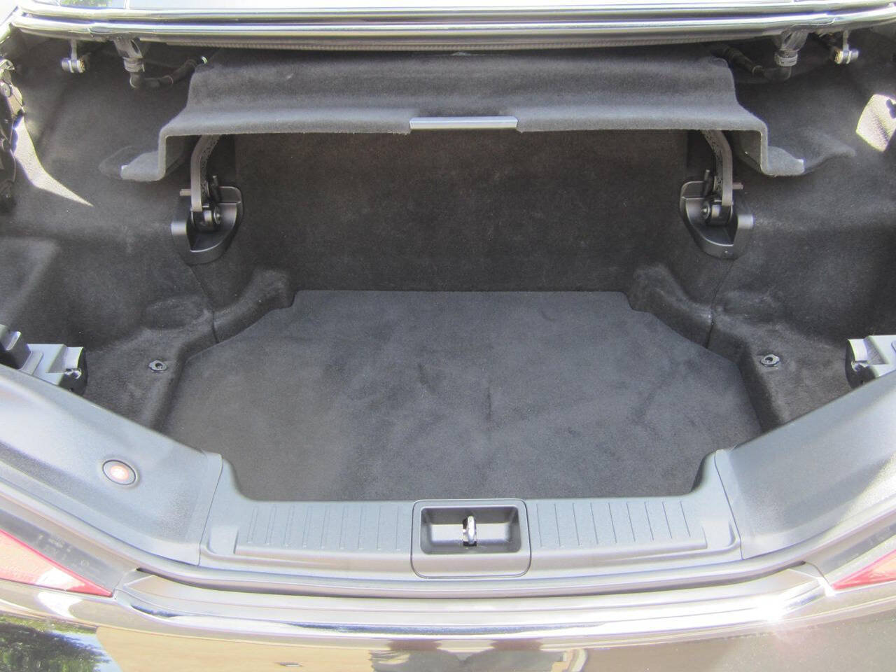 Used 2013 Mercedes-Benz SL 550 image 12