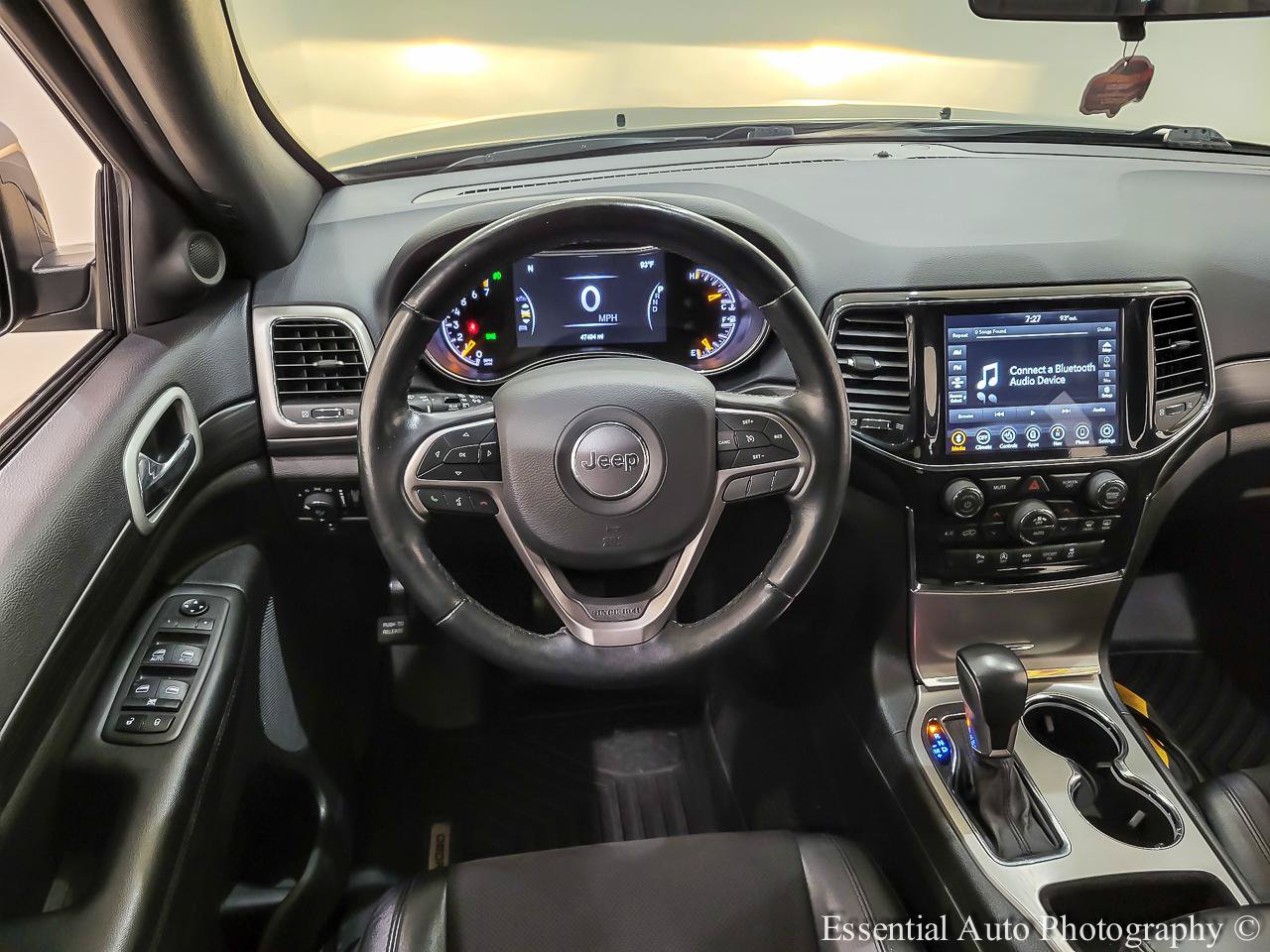 Used 2021 Jeep Grand Cherokee Laredo X AWD/4WD image 17