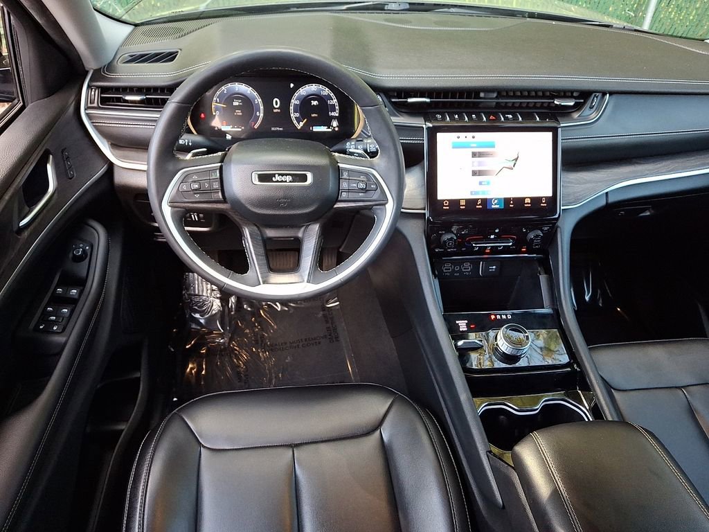 Used 2023 Jeep Grand Cherokee L Limited AWD/4WD image 12
