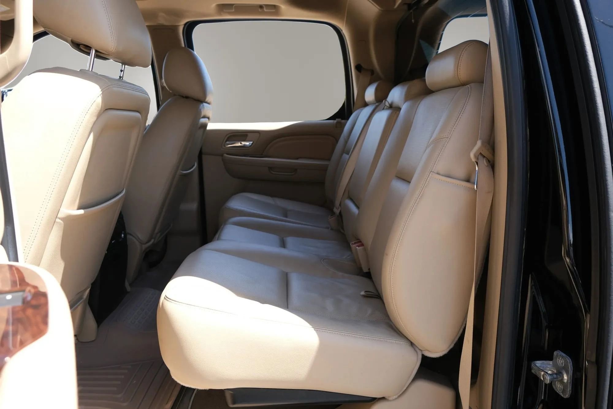 Used 2013 Cadillac Escalade EXT Premium image 21