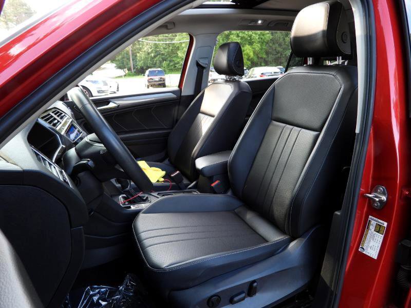Used 2023 Volkswagen Tiguan SE w/ Panoramic Sunroof Package image 39