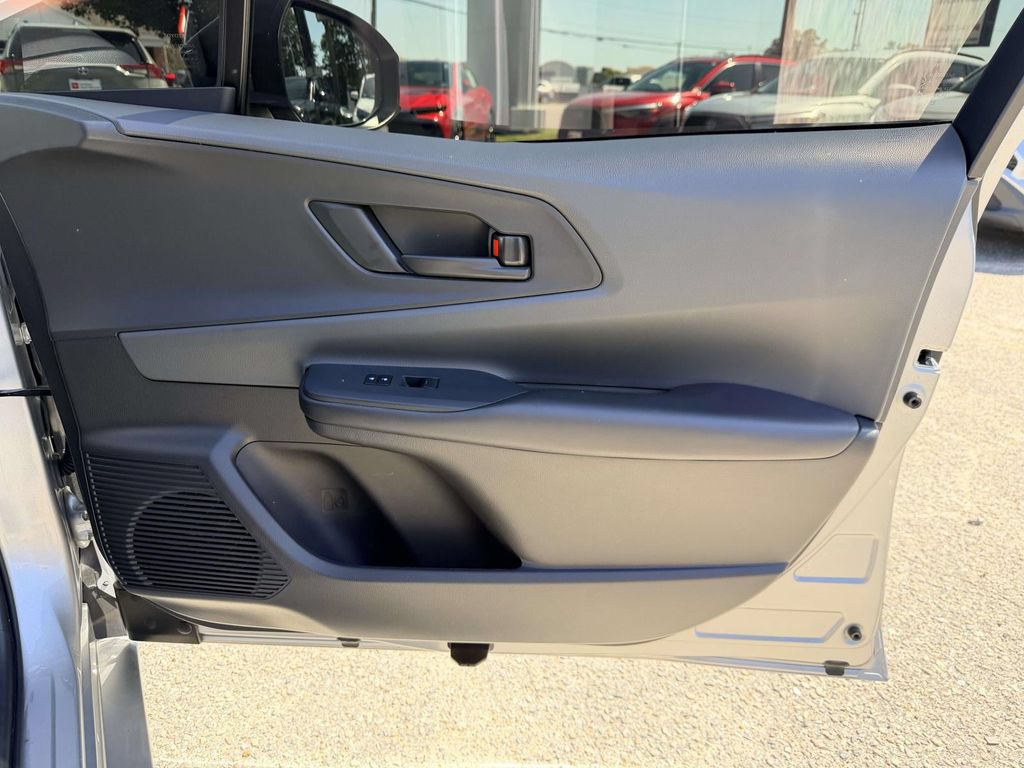 Certified 2023 Toyota Prius LE FWD image 11