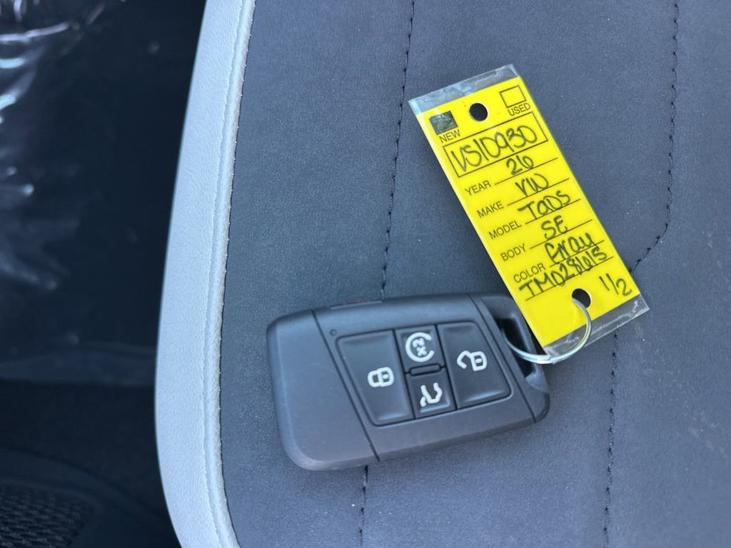 New 2026 Volkswagen Taos SE image 28