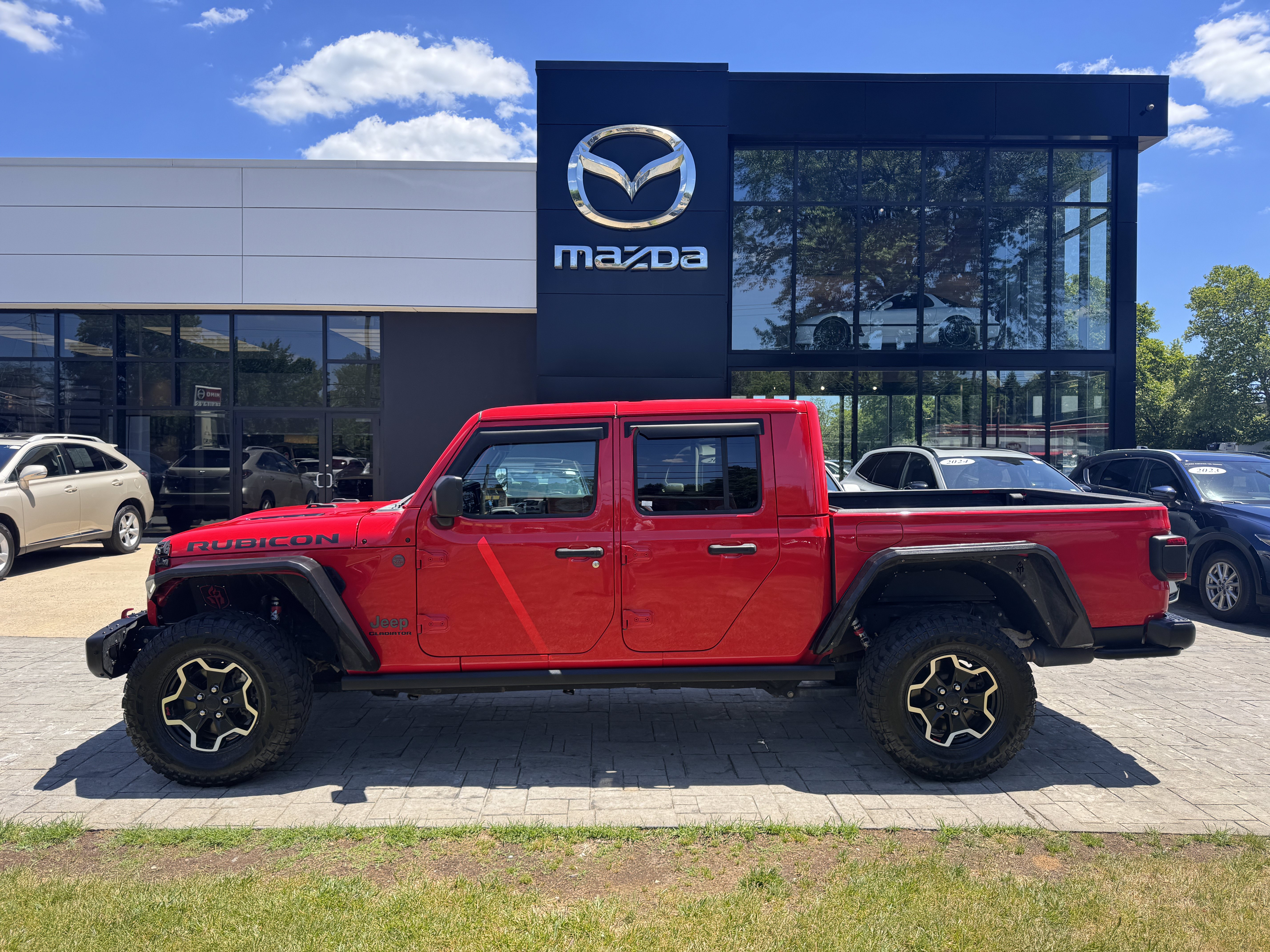 Used 2021 Jeep Gladiator Rubicon AWD/4WD image 4