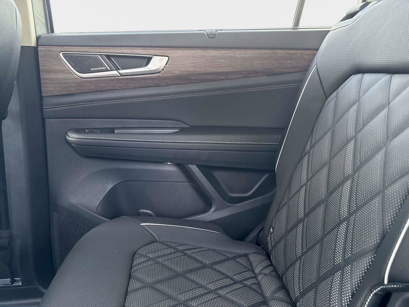 New 2026 Volkswagen Atlas SEL Premium R-Line image 10