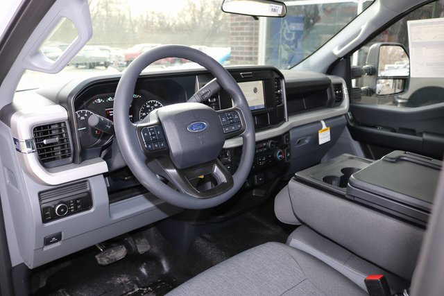 New 2026 Ford F250 XL w/ XL Chrome Package image 18