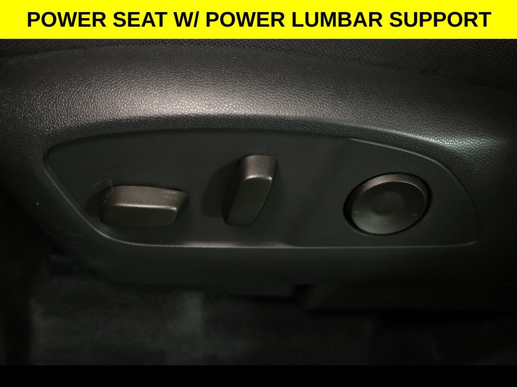 Used 2025 Chevrolet Traverse LT image 5