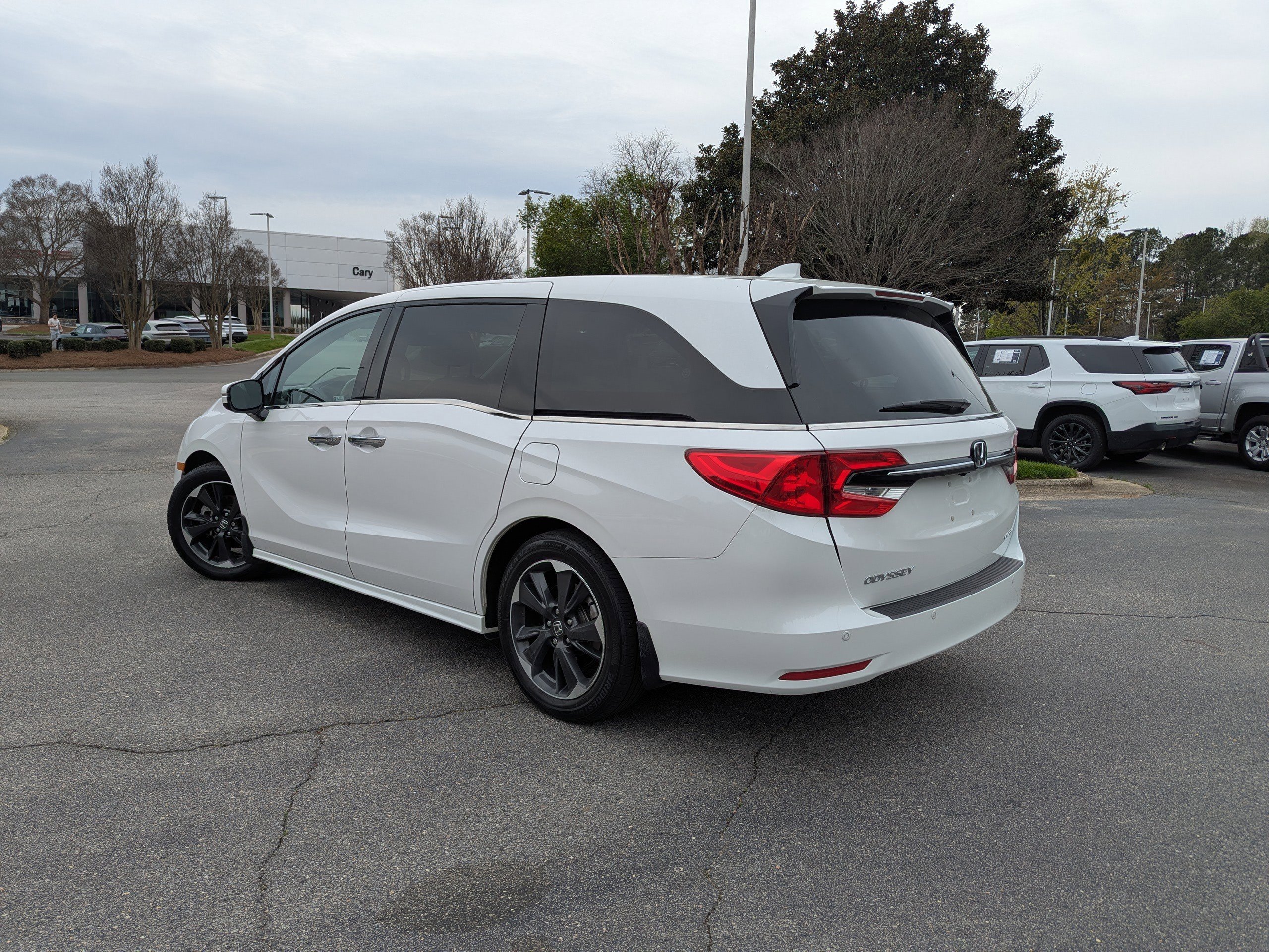 Used 2024 Honda Odyssey Elite image 7