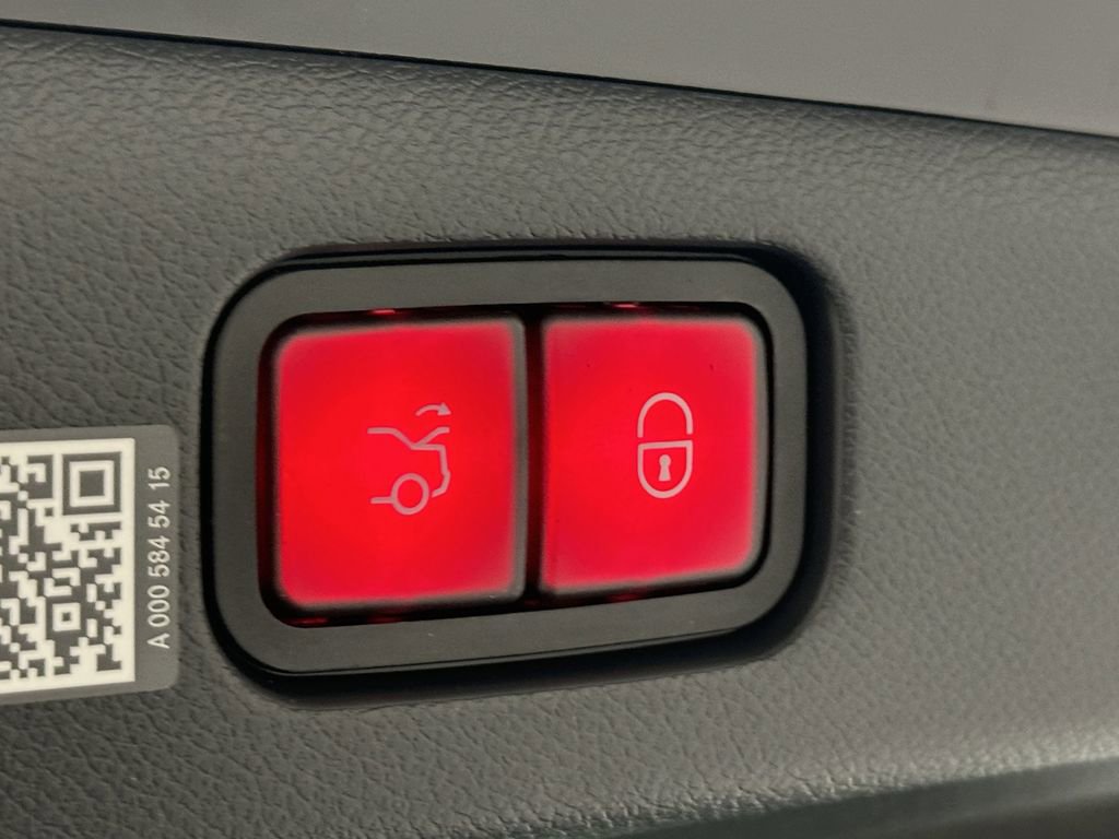 New 2026 Mercedes-Benz E 350 4MATIC Sedan image 24