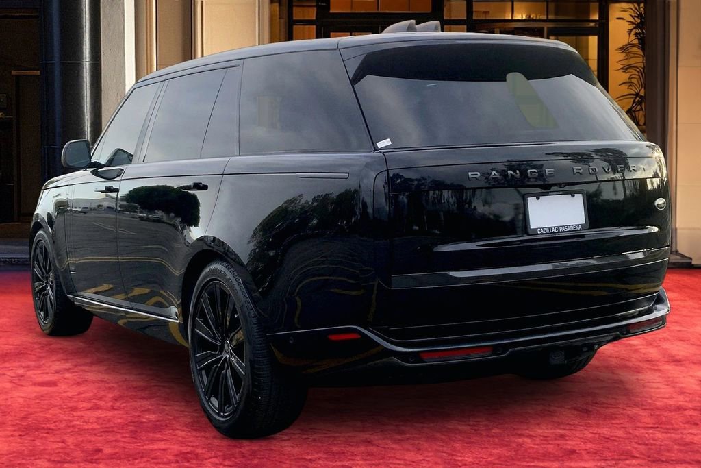 Used 2023 Land Rover Range Rover Long Wheelbase Autobiography image 4