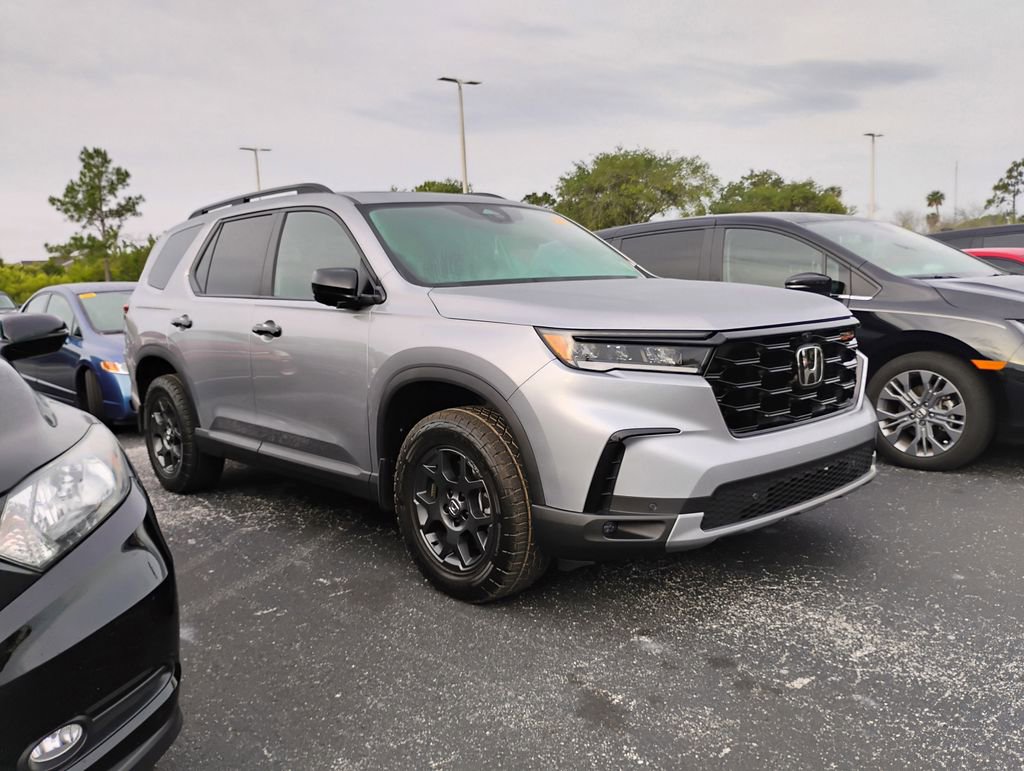 Used 2025 Honda Pilot TrailSport
