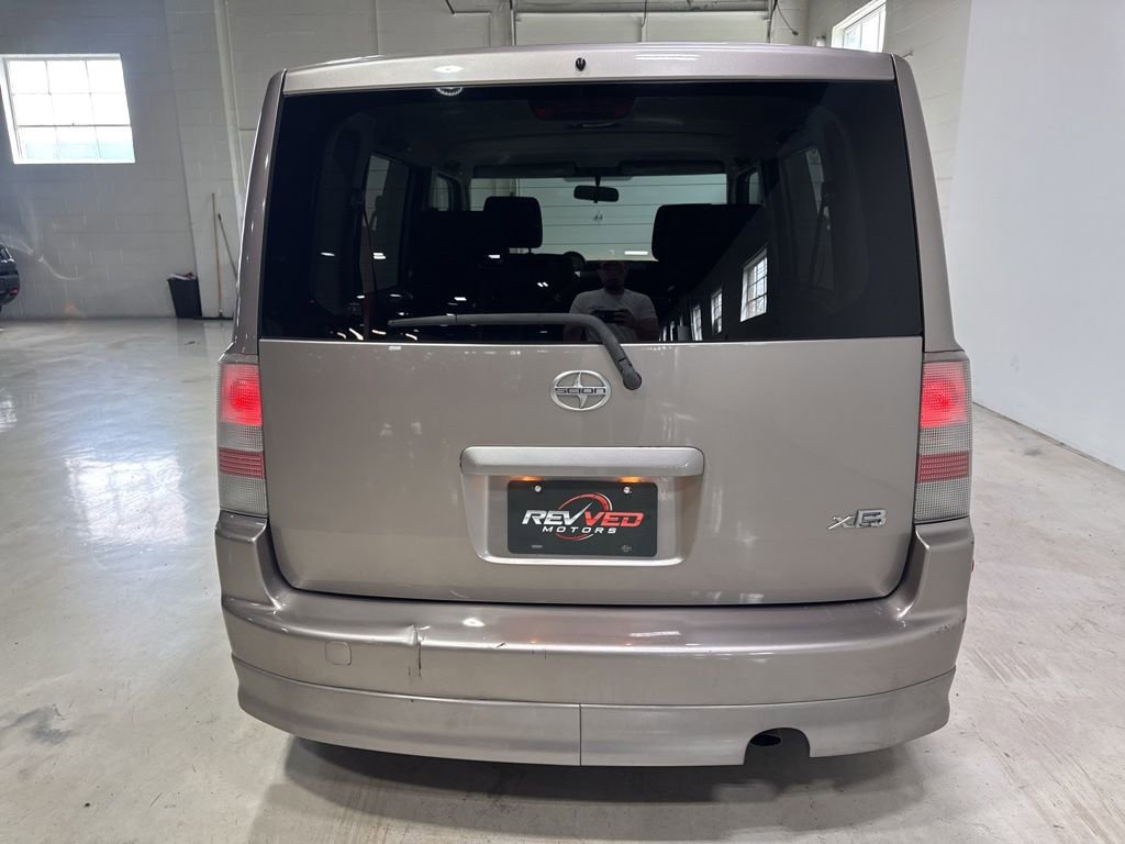 Used 2005 Scion xB FWD image 6