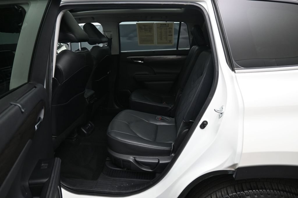 Used 2021 Toyota Highlander Platinum AWD/4WD image 30