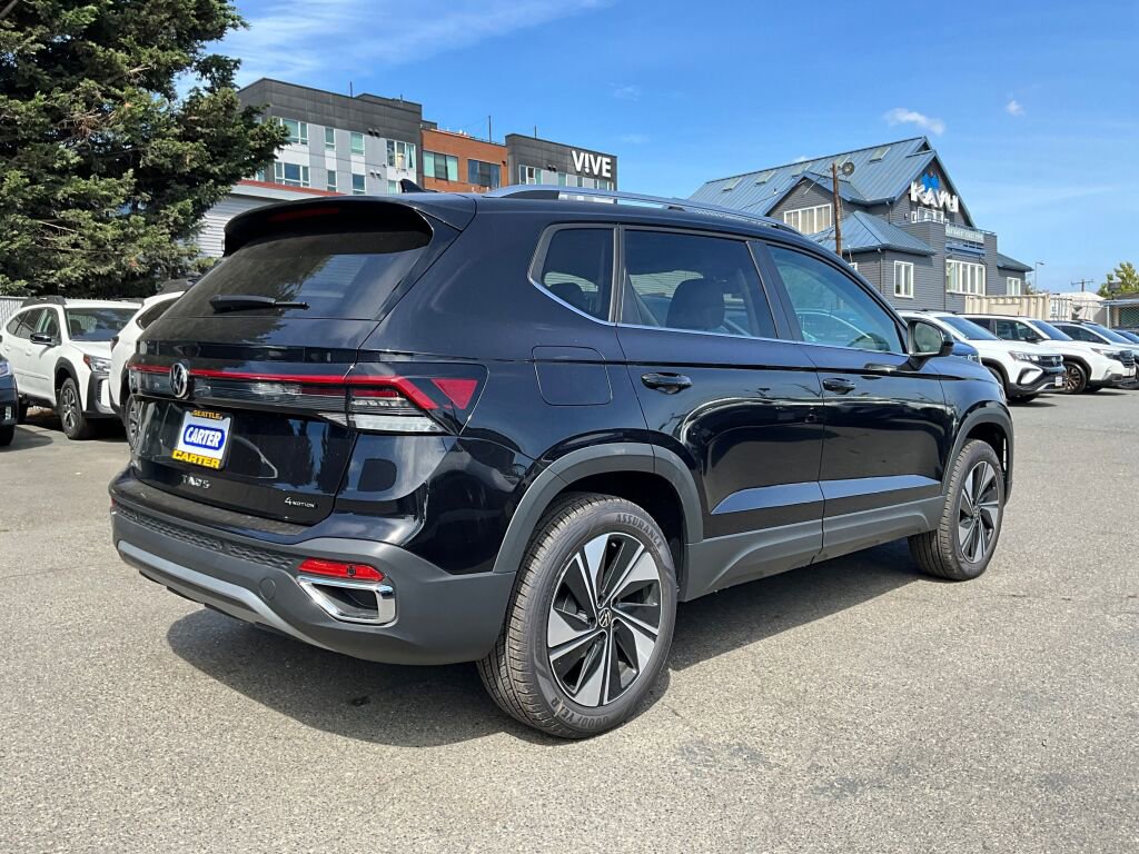 New 2025 Volkswagen Taos SE image 7