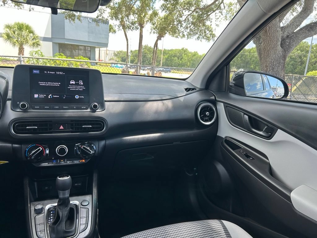 Used 2023 Hyundai Kona SE w/ Cargo Package FWD image 11
