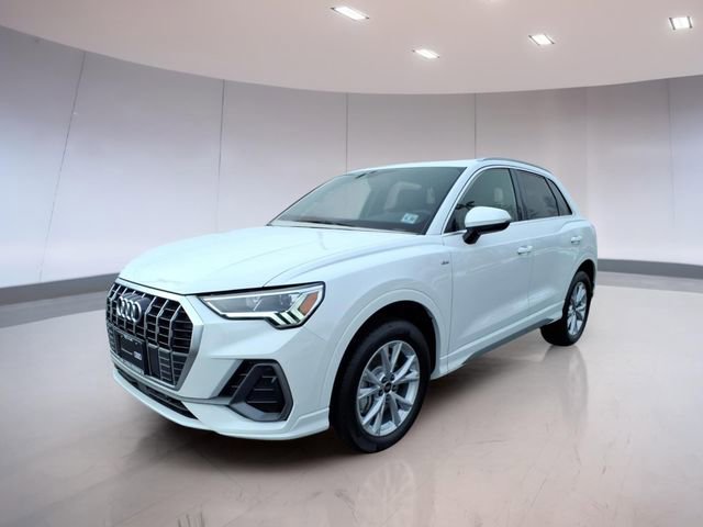Used 2025 Audi Q3 2.0T Premium w/ Convenience Package image 3