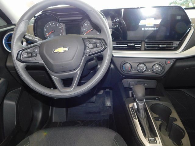 New 2026 Chevrolet Trax LS w/ LS Convenience Package FWD image 15
