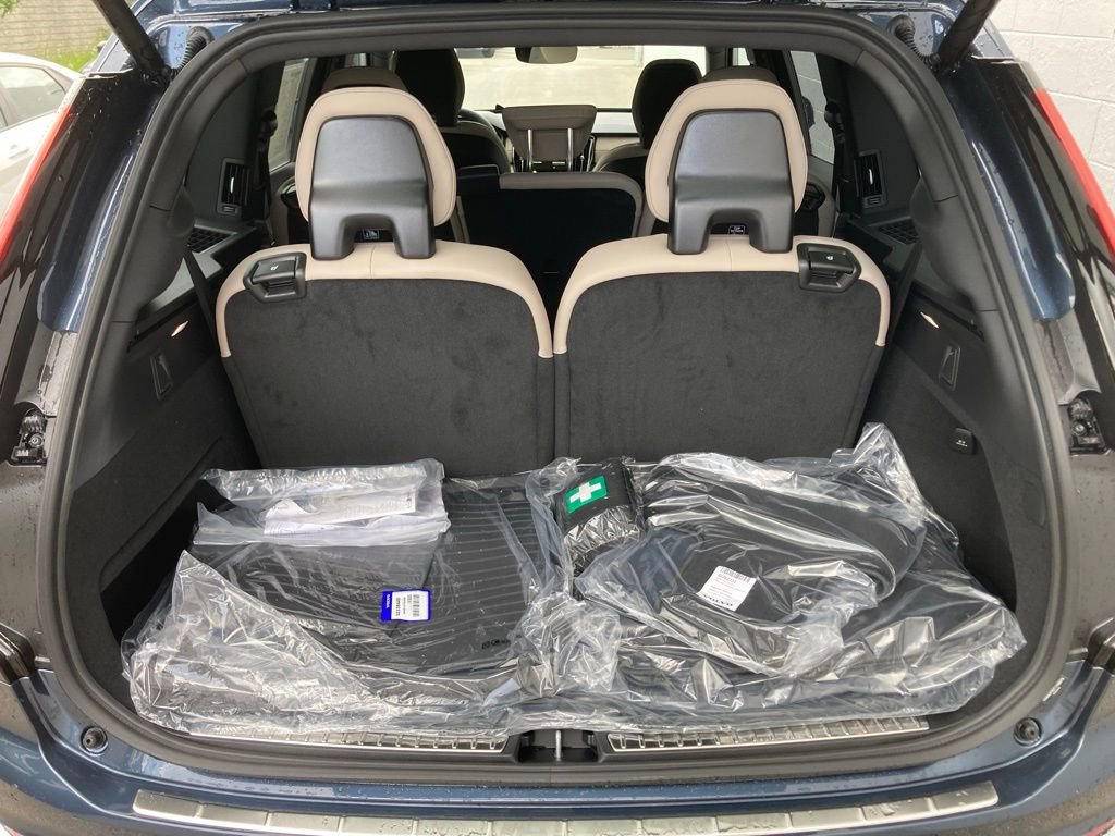 New 2026 Volvo XC90 B6 Plus w/ Protection Package Premier image 16