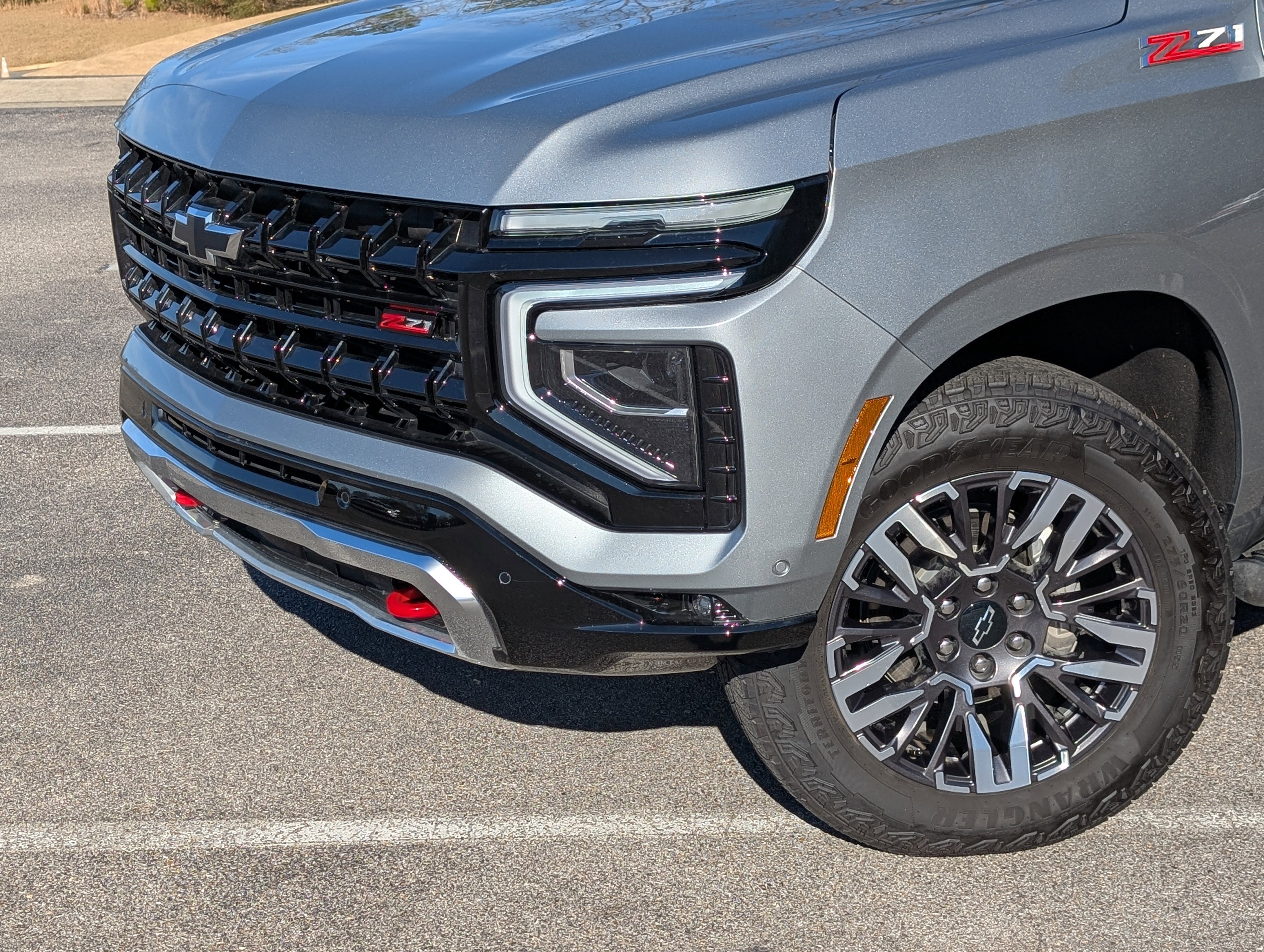 Used 2025 Chevrolet Suburban Z71 w/ Comfort Package image 13