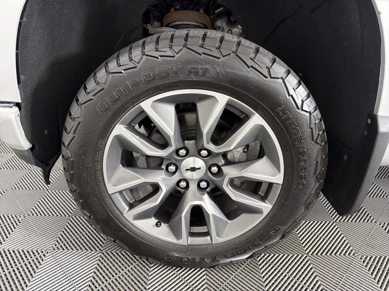 Used 2020 Chevrolet Silverado 1500 RST AWD/4WD image 9