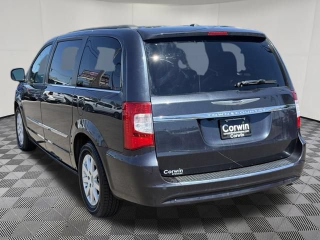Used 2014 Chrysler Town & Country Touring FWD image 13