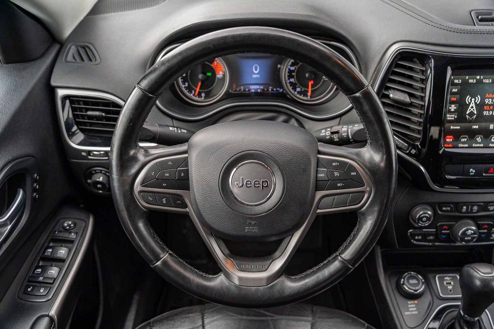 Used 2019 Jeep Cherokee Limited AWD/4WD image 26