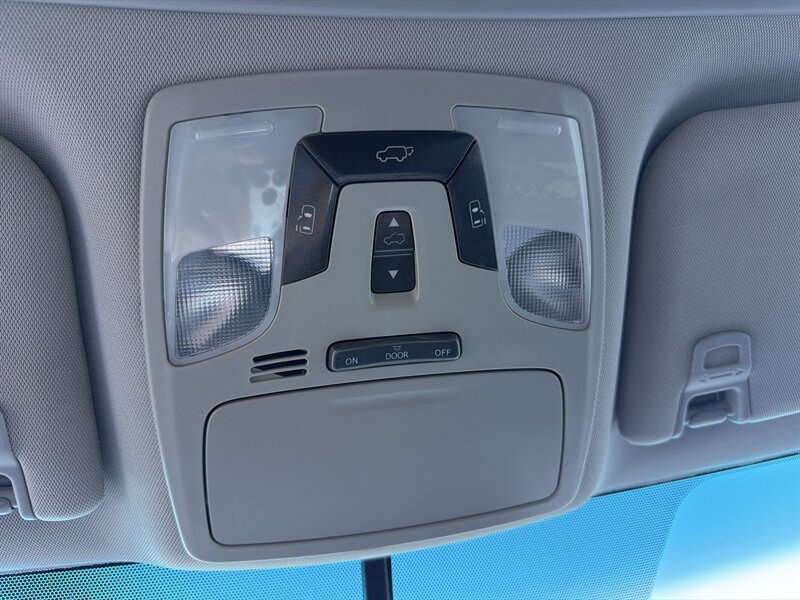 Used 2016 Toyota Sienna SE Premium FWD image 28