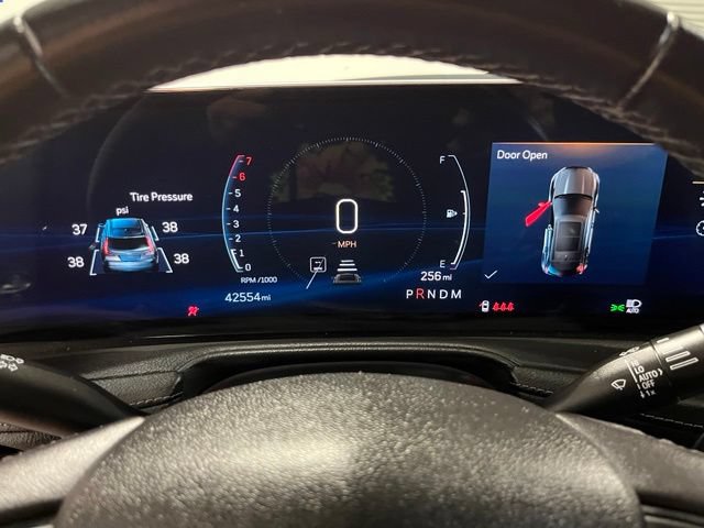 Used 2025 Cadillac XT4 Premium Luxury FWD image 26