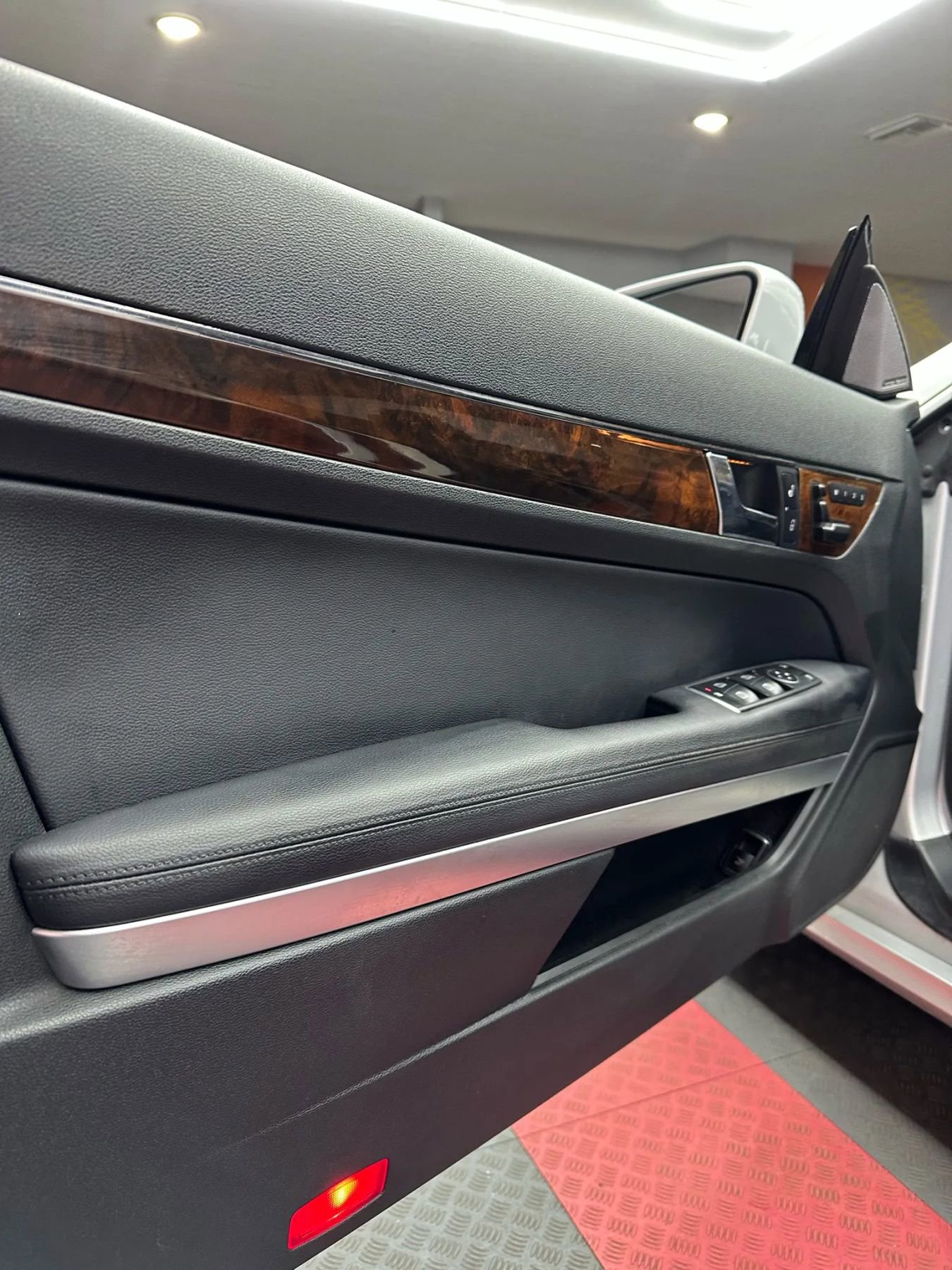 Used 2011 Mercedes-Benz E 350 Cabriolet image 17