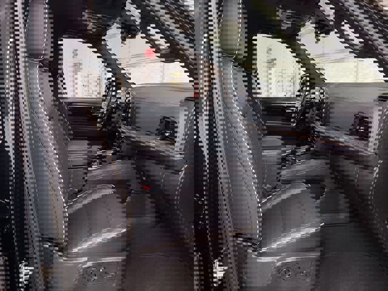 Used 2025 Chevrolet Tahoe Premier image 18