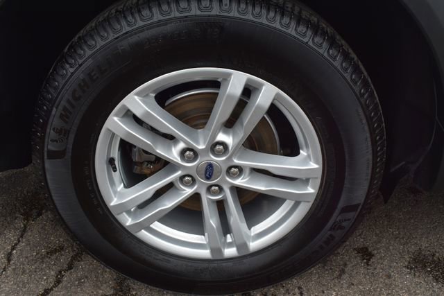 Used 2023 Ford Explorer XLT image 45