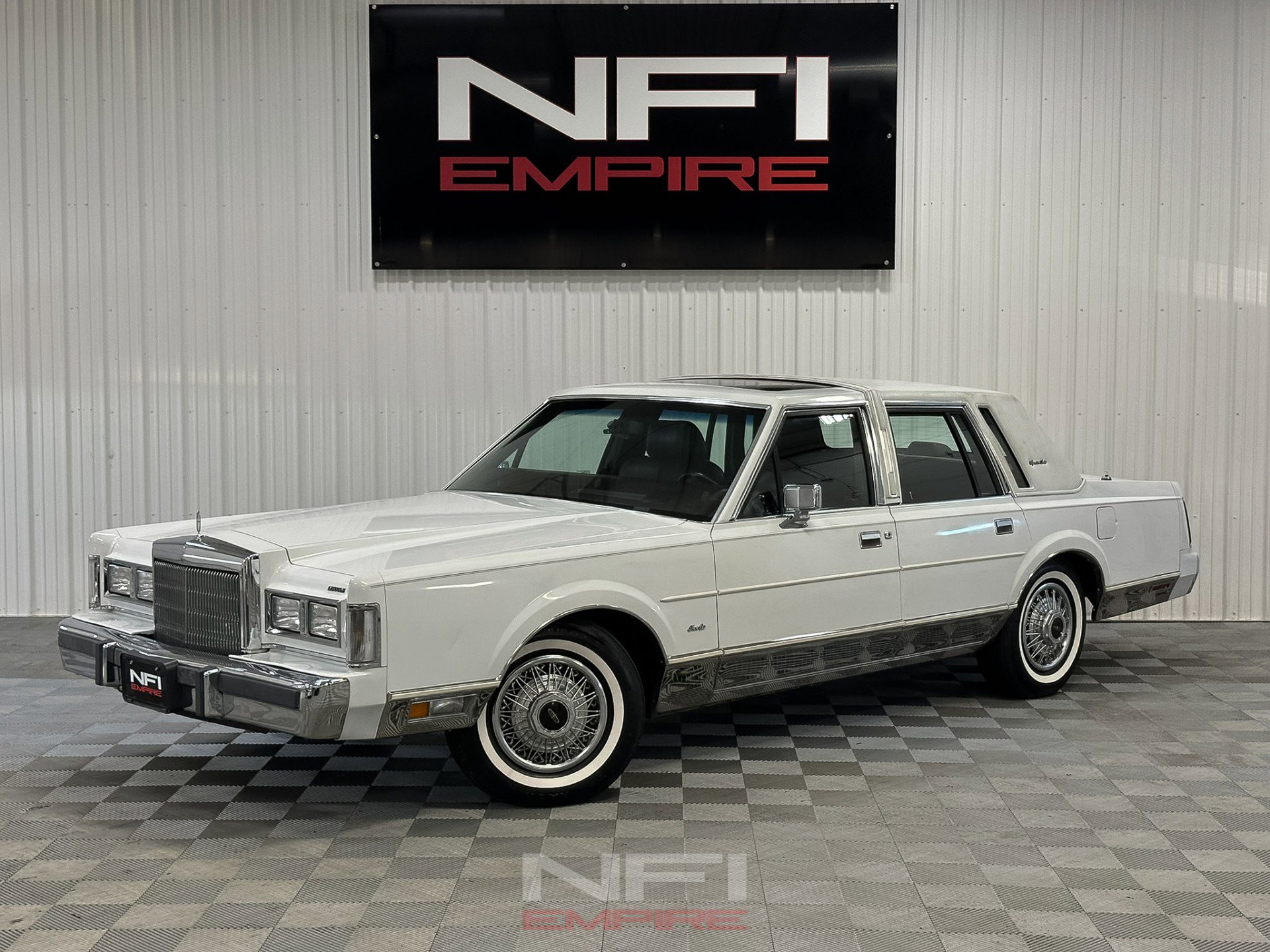 Used 1988 Lincoln Town Car Signature