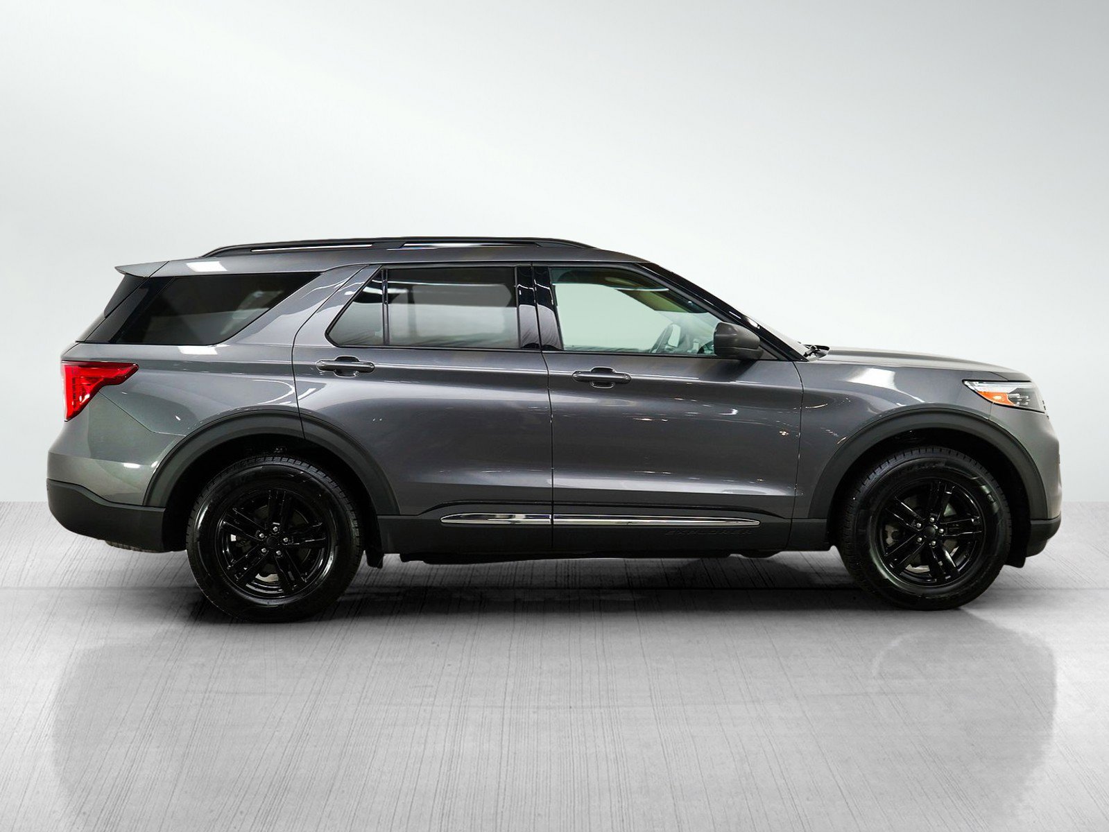 Used 2021 Ford Explorer XLT image 6