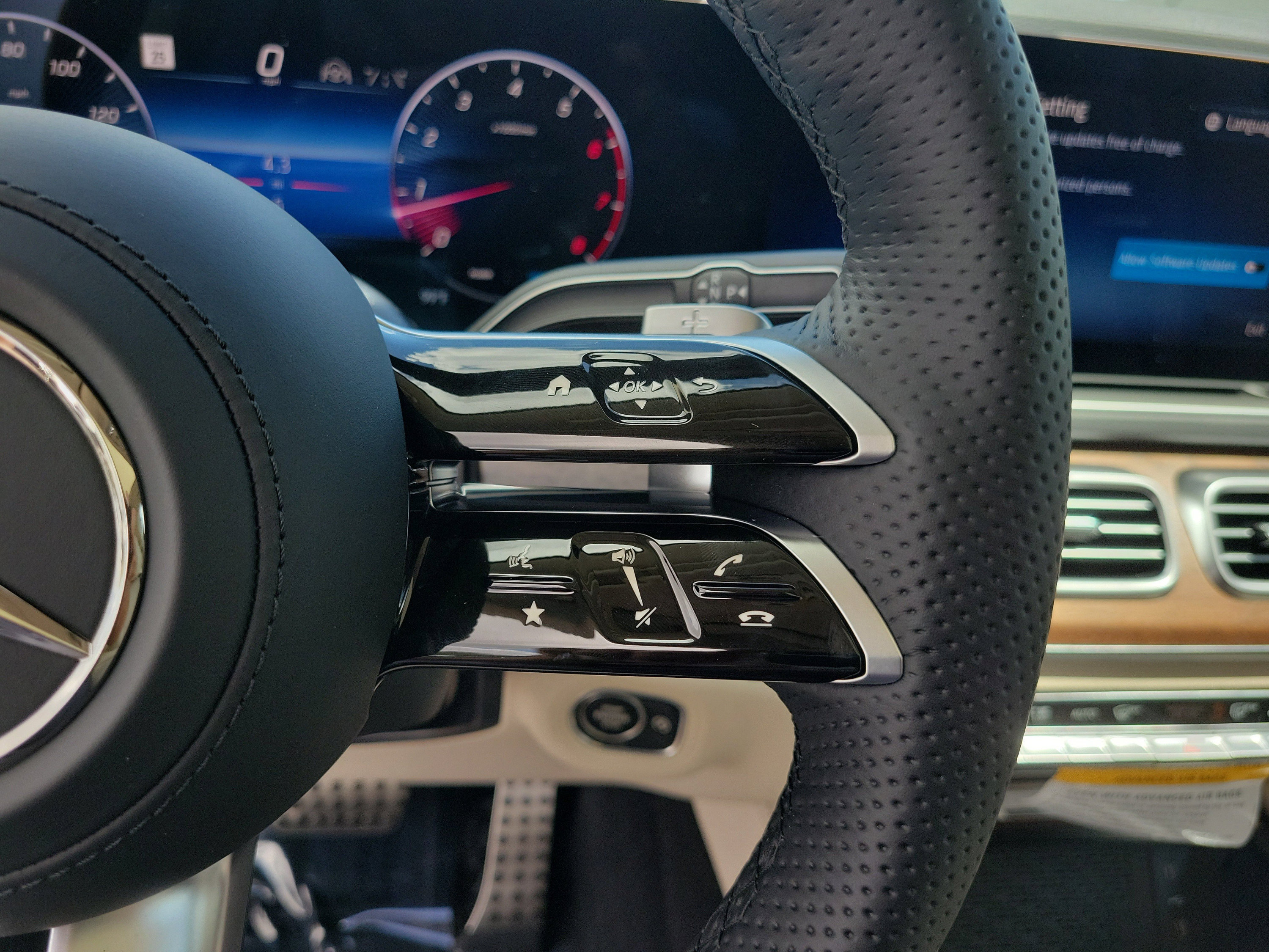 New 2026 Mercedes-Benz GLS 450 4MATIC image 23