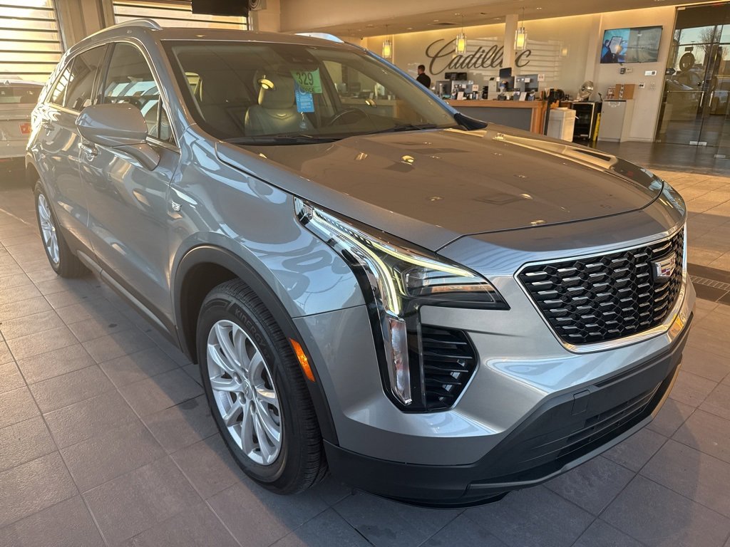 Used 2023 Cadillac XT4 Luxury w/ Cold Weather Package image 6