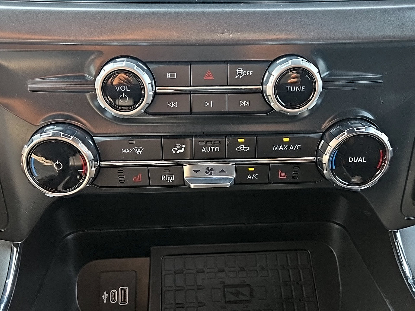 Used 2025 Ford F150 XLT w/ Equipment Group 302A MID AWD/4WD image 19