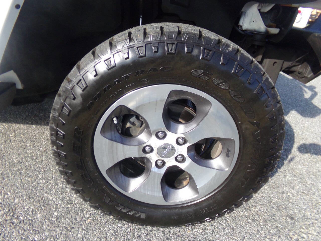 Used 2017 Jeep Wrangler Unlimited Sahara image 21